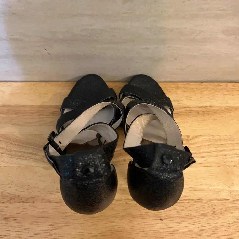 MICHAEL Michael Kors Evie platform sandals in black glitter. - Picture 4 of 11